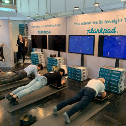 Plank. Trainiere deinen Körper während du spielst