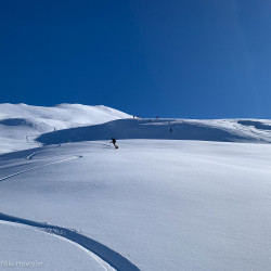 Abfahrtsspur in einem Schneehang, Jahresrückblick 2024
