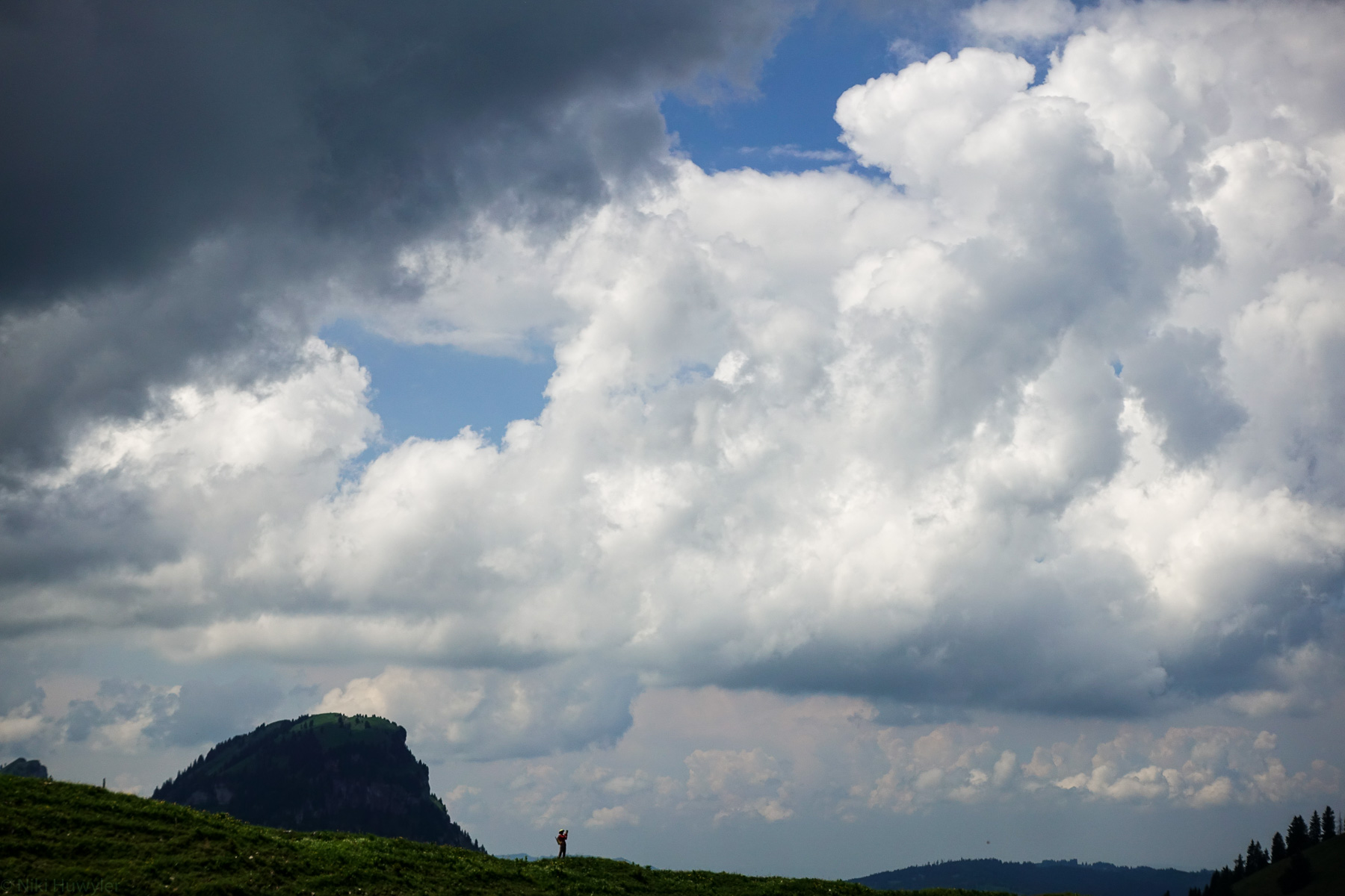 Quellwolken über einer Hügellandschaft, Jahresrückblick 2017