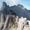 Zerklüftete Felstürme im Alpstein mit Säntis, Alpstein