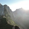 Steile Felswände im Gegenlicht, Alpstein