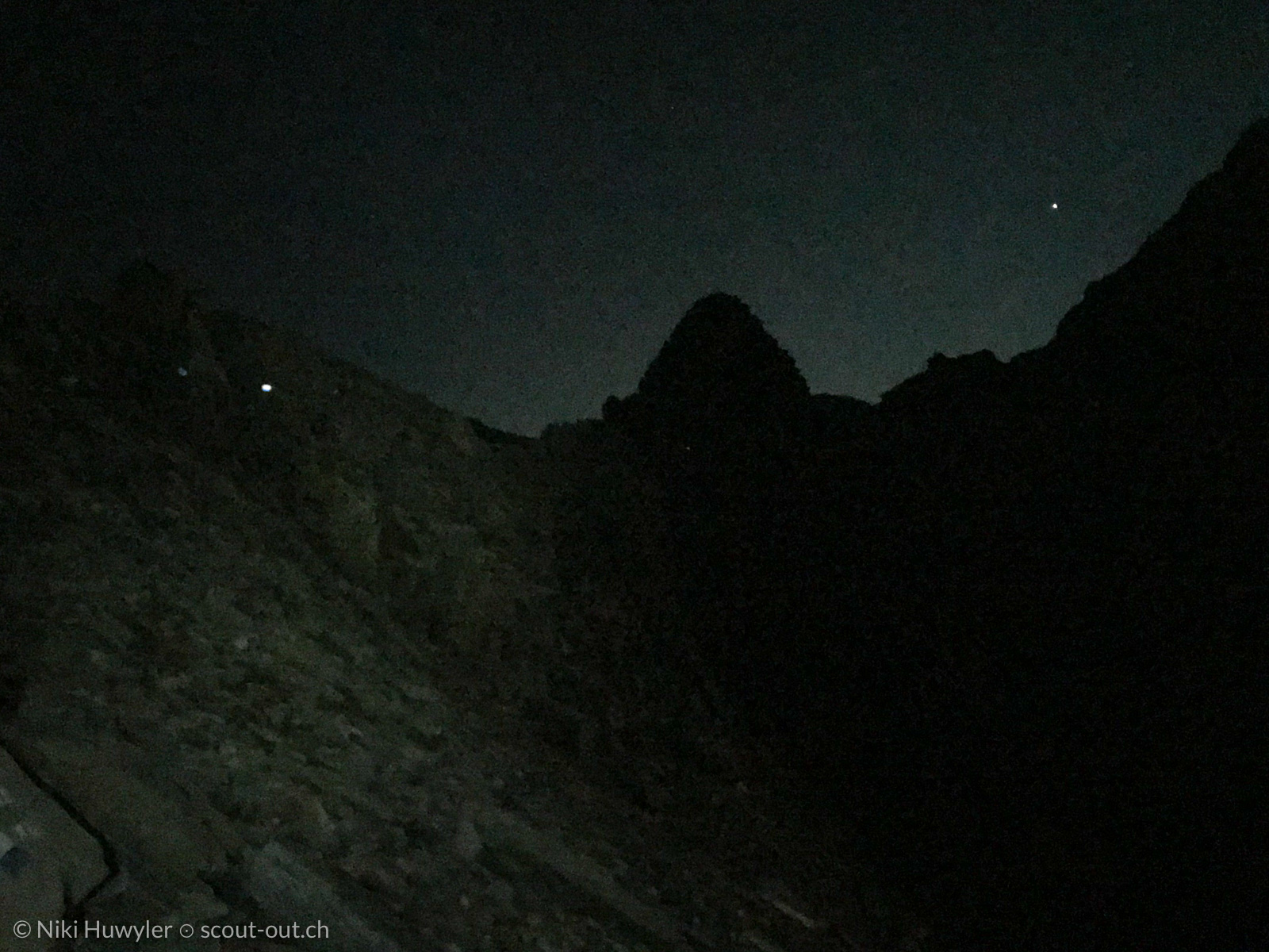 Bergsilhouette in der Nacht, Via Alta della Verzasca