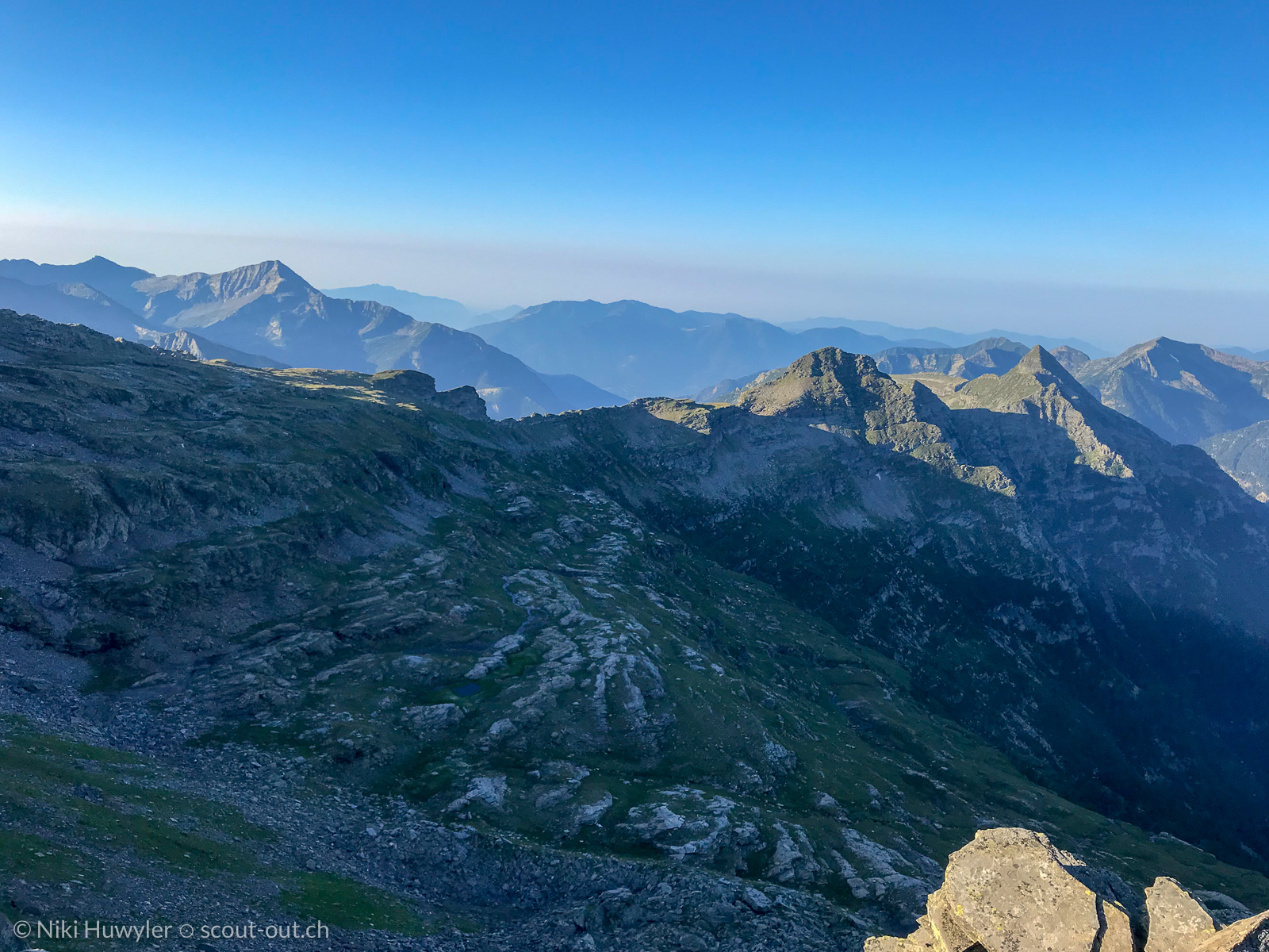 Tessiner Bergpanorama am Morgen, Via Alta della Verzasca
