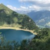 Bergsee zwischen Lärchen hoch über dem Tal, Via Alta della Verzasca