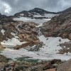 Hochtal mit Schneefeldern und gefrorenem See, Via Alta della Verzasca