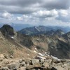 Felsiger Grat mit Blick auf Bergketten, Via Alta della Verzasca